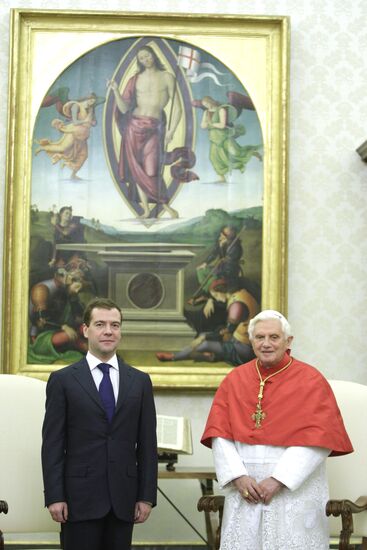 Dmitry Medvedev meets with Pope Benedict XVI