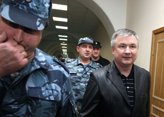 Hearing on a motion to arrest ex-Senator Igor Izmetyev