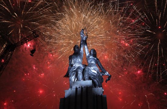 Worker and Kolkhoz Farmer sculpture unveiled