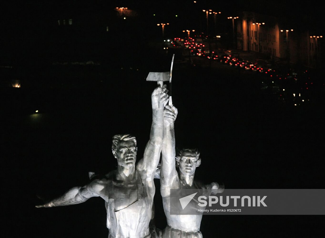 Worker and Kolkhoz Farmer sculpture unveiled