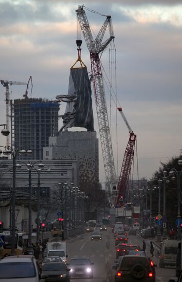 Worker and Kolkhoz Farmer composition unveiled