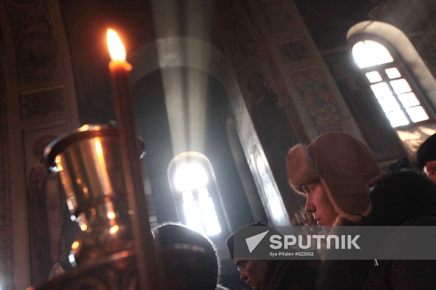 Memorial service for Perm nightclub blaze victims