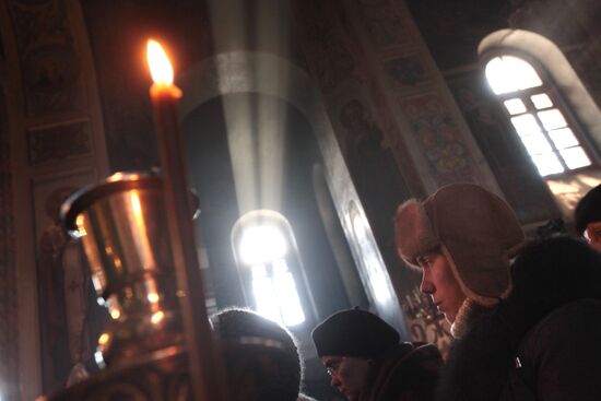 Memorial service for Perm nightclub blaze victims