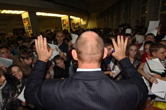 Olympic champion Alexander Karelin delivers masterclass