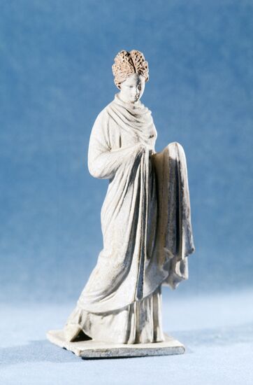 Tanagra dancer