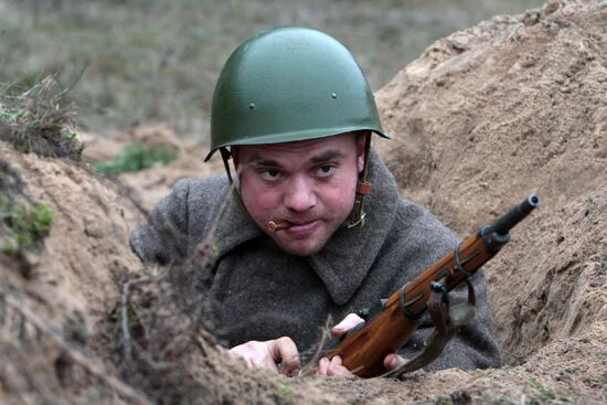 Reenacting December 1943 battle