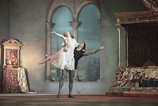 Ballet dancers Galina Ulanova and Mikhail Gabovich
