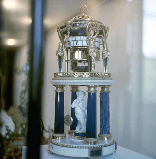 Mantel clock, XVIII century