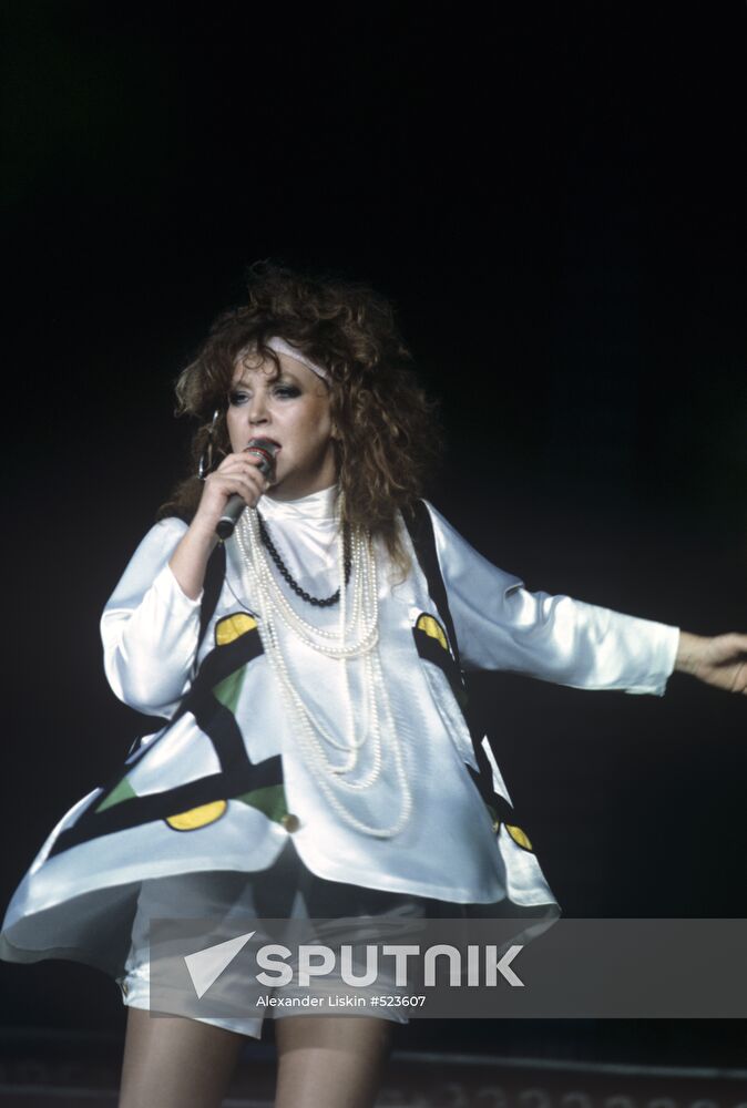 Alla Pugacheva