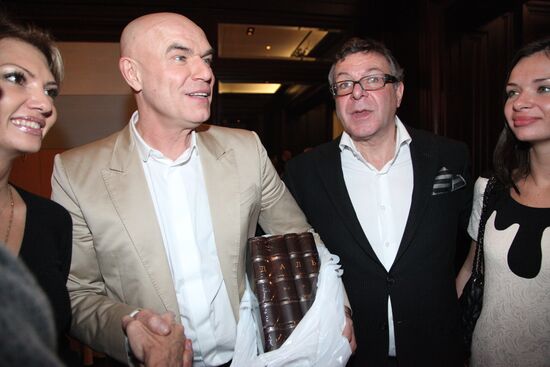 Sergei Mazayev, Andrei Urgant