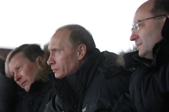 Vladimir Putin visits Staratel test ground in Nizhny Tagil