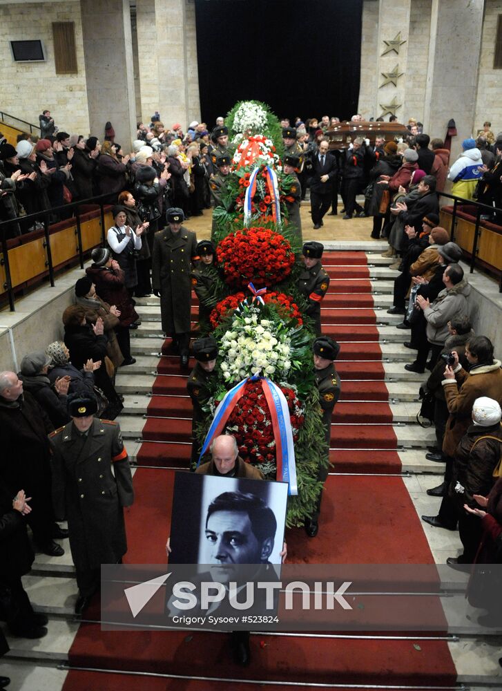 Paying last respects to actor Vyacheslav Tikhonov