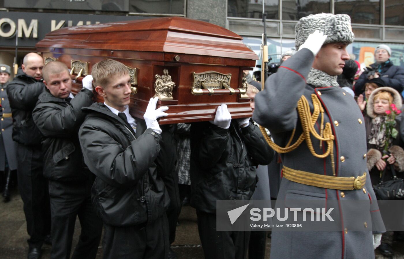 Paying last respects to actor Vyacheslav Tikhonov
