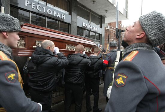 Paying last respects to actor Vyacheslav Tikhonov