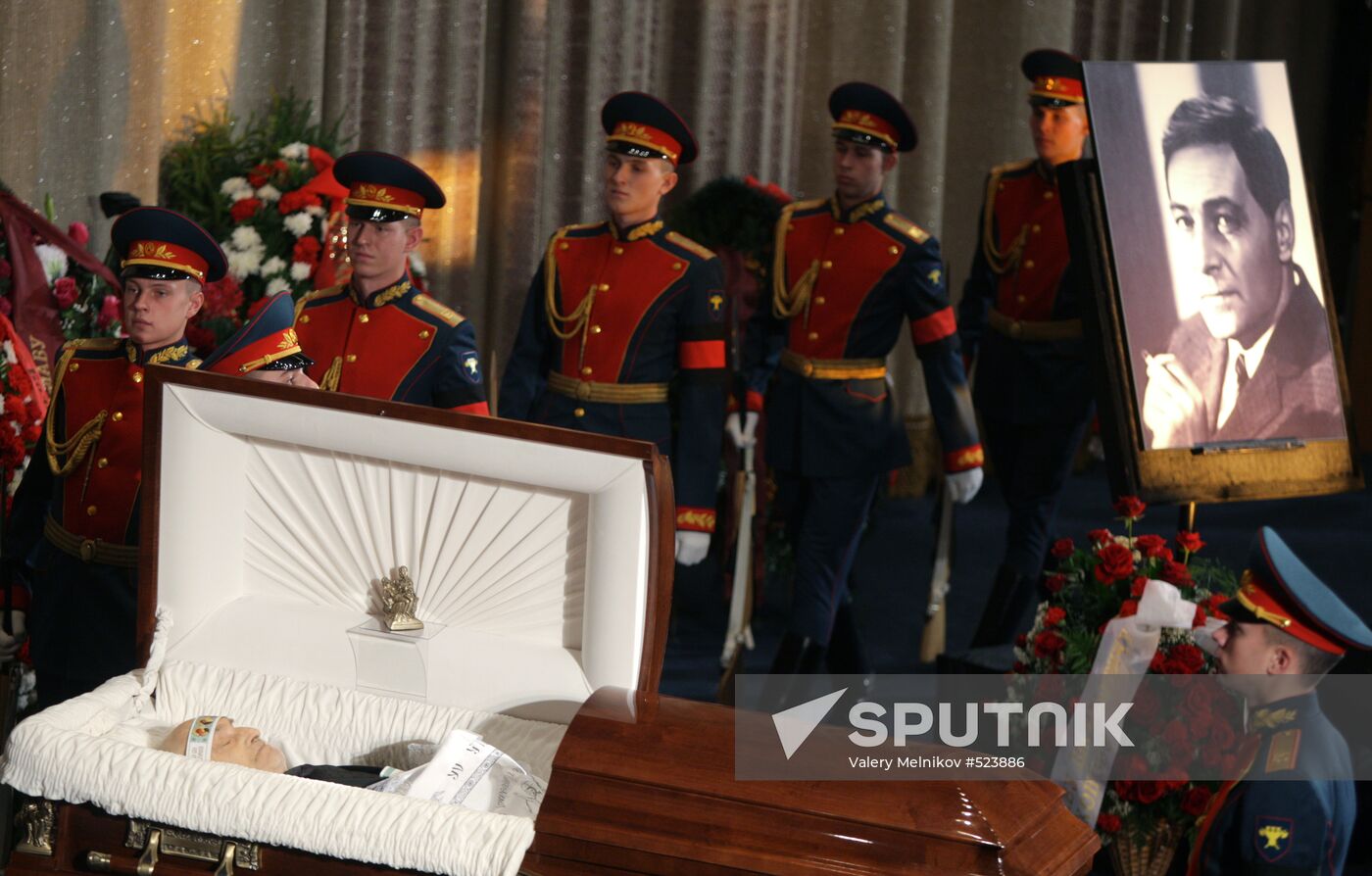 Paying last respects to actor Vyacheslav Tikhonov
