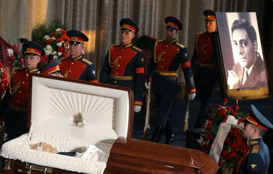 Paying last respects to actor Vyacheslav Tikhonov