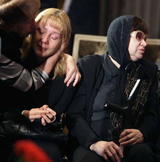 Paying last respects to actor Vyacheslav Tikhonov