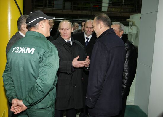 Vladimir Putin visits Urals Railway Engineering Plant