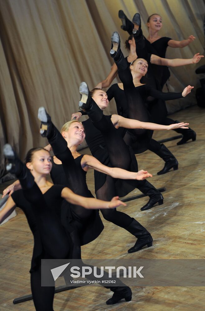 "The Road to Dance" class-concert
