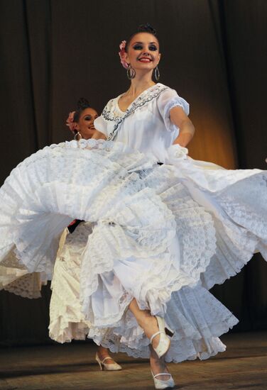Sapateo, a Mexican dance suite
