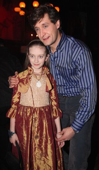 Oleg Maslennikov-Voitov, Larisa Maslova