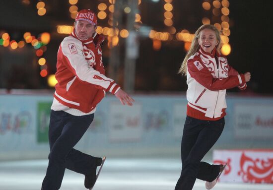 Tatyana Navka and Roman Kostomarov