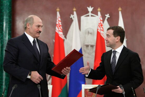 Presidents of Russia and Belarus sign Declaration