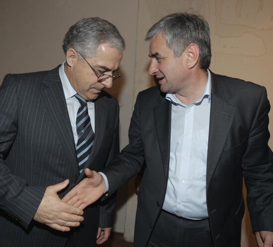 Zaur Ardzinba, Raul Hadzhimba