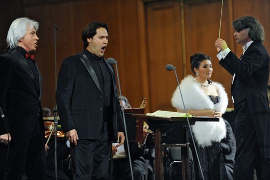 Dmitri Hvorostovsky gives concert at Moscow State Conservatory