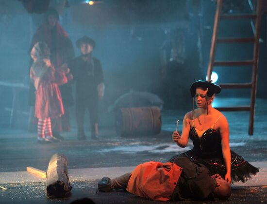 Andrei Moguchy's stage production Between the Wolf and the Dog