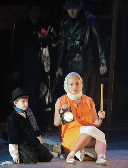 Andrei Moguchy's stage production Between the Wolf and the Dog