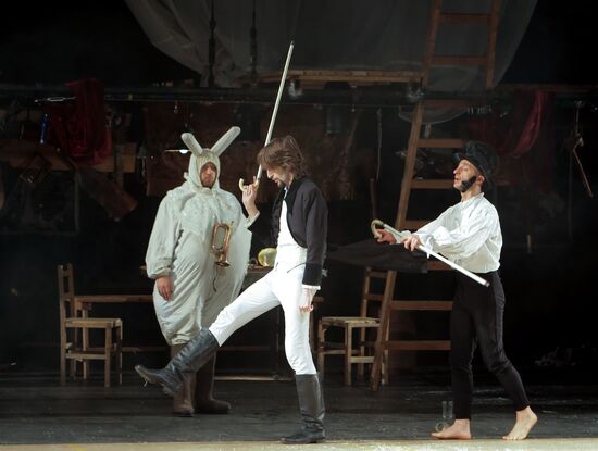 Andrei Moguchy's stage production Between the Wolf and the Dog