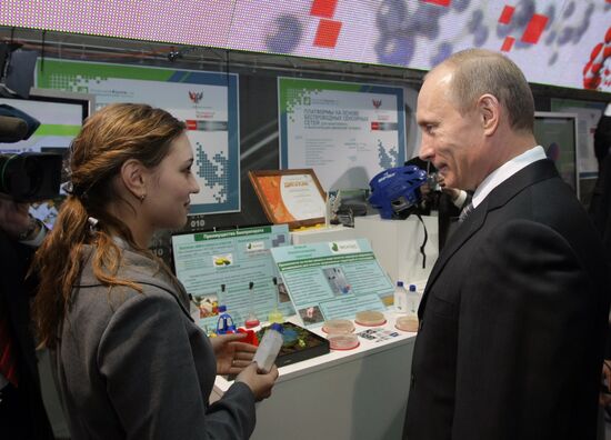 Vladimir Putin visits youth innovation convent