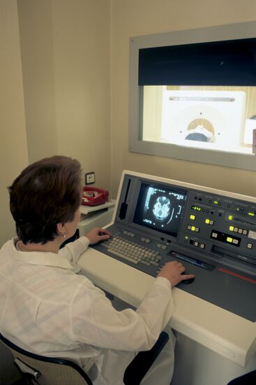 CAT scanner controls