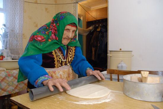 119-year-old Khabibamal Khametova, Urals' oldest resident