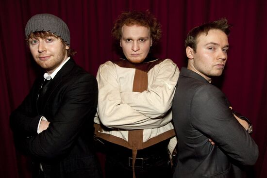 Magicians Brothers Safronov perform Houdini's stunt in Moscow