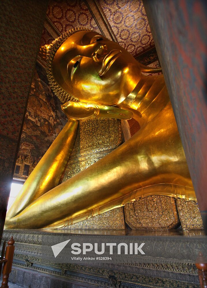 The Reclining Buddha Statue