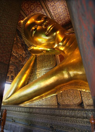 The Reclining Buddha Statue