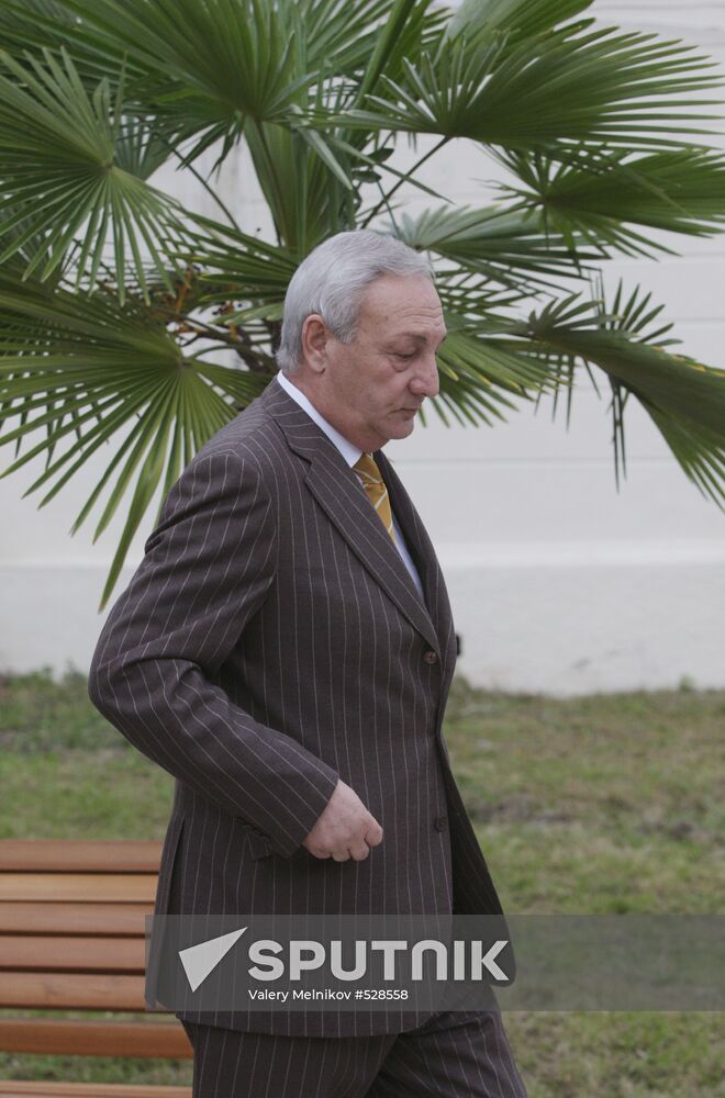 Sergei Bagapsh sweeps Abkhaz presidential election