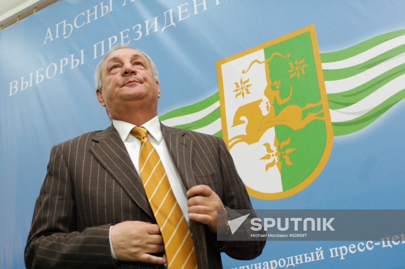 Sergei Bagapsh sweeps Abkhaz presidential election