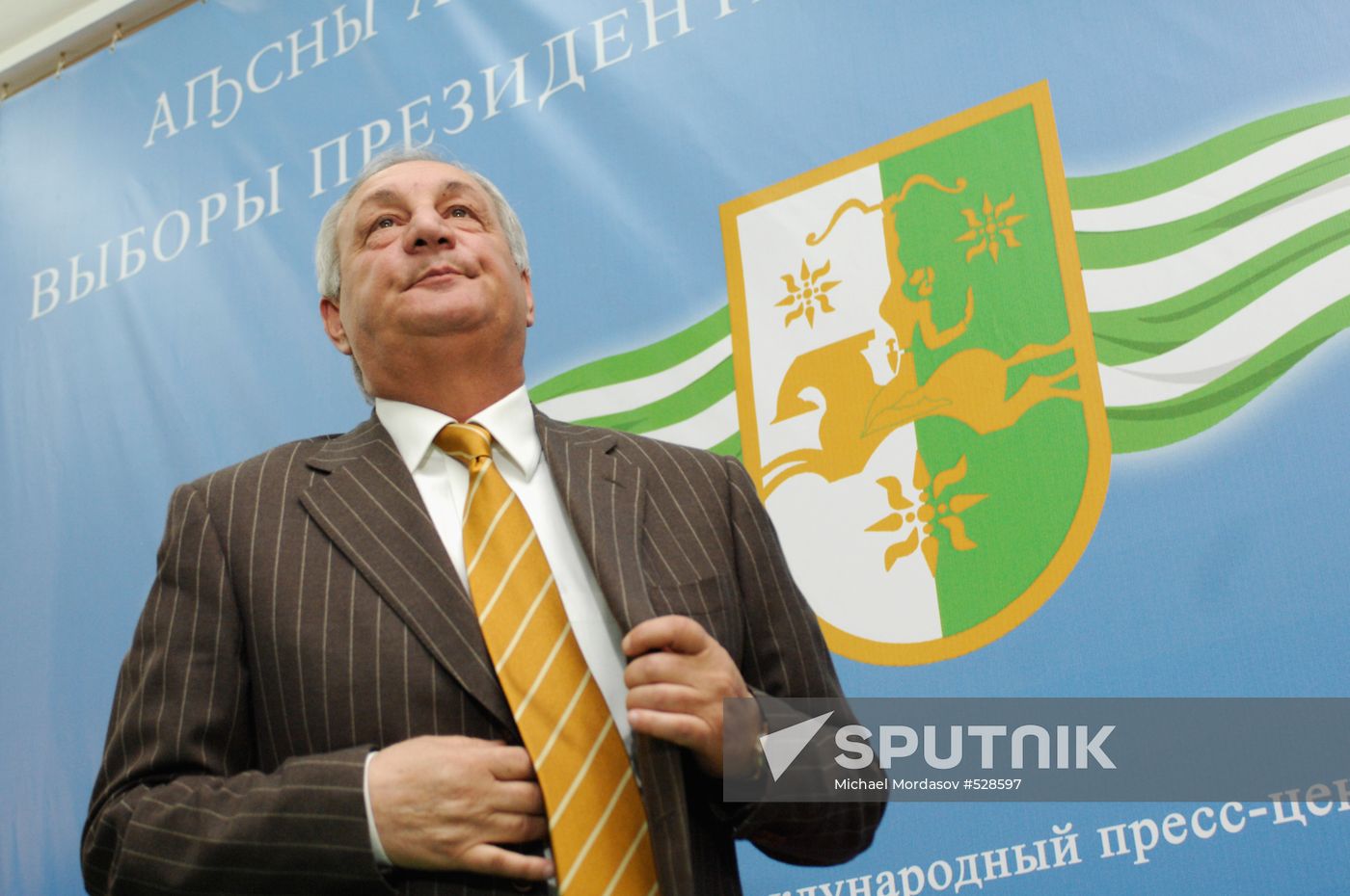 Sergei Bagapsh sweeps Abkhaz presidential election