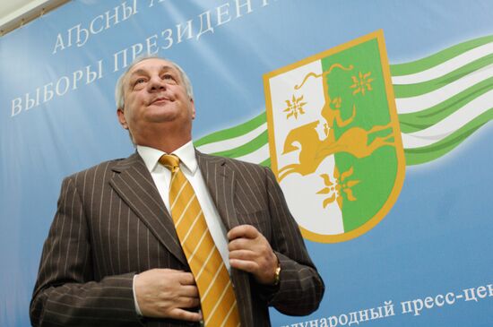 Sergei Bagapsh sweeps Abkhaz presidential election