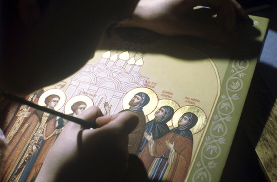 Artist working at "Synaxis of Murom Saints"