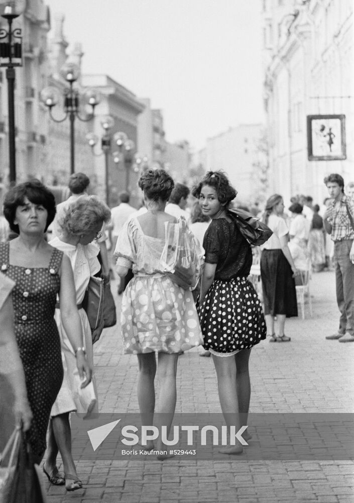 Two girls on Moscow's Stary Arbat Street