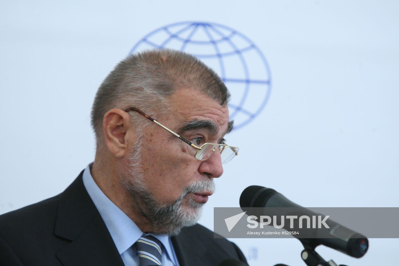 Croatian President Stjepan Mesic gives lecture in Moscow