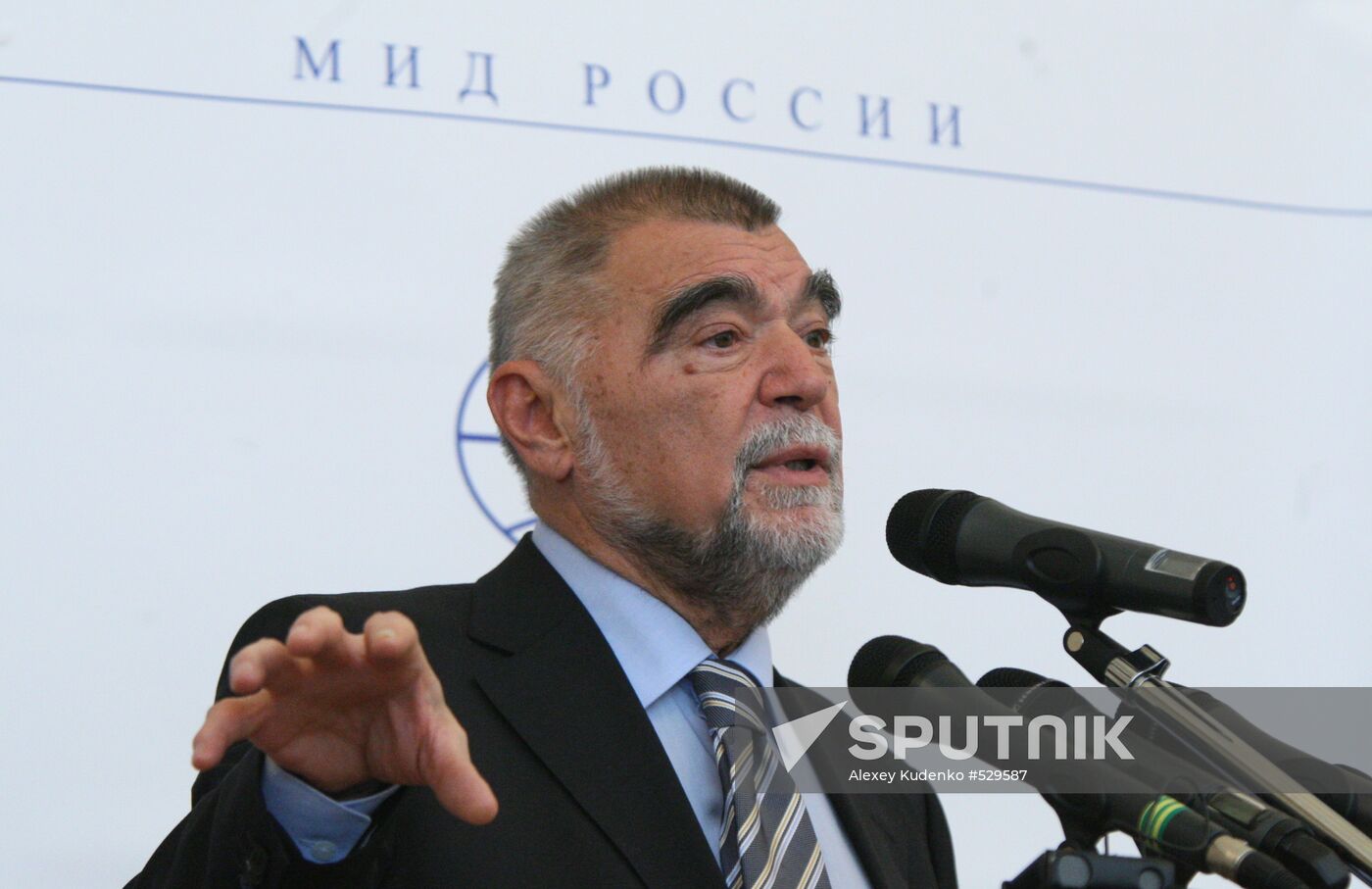 Croatian President Stjepan Mesic gives lecture in Moscow