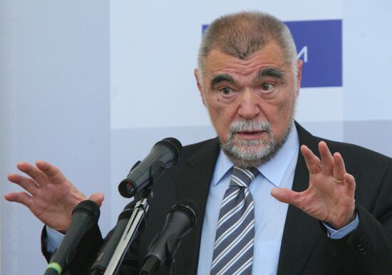 Croatian President Stjepan Mesic gives lecture in Moscow