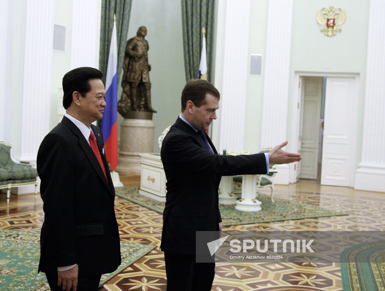 Dmitry Medvedev meets with Nguyen Tan Dung