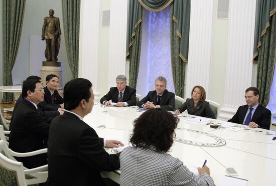 Dmitry Medvedev meets with Nguyen Tan Dung