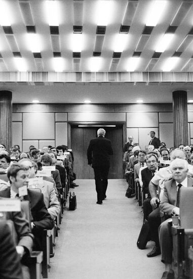 Boris Yeltsin resigns from Communist Party